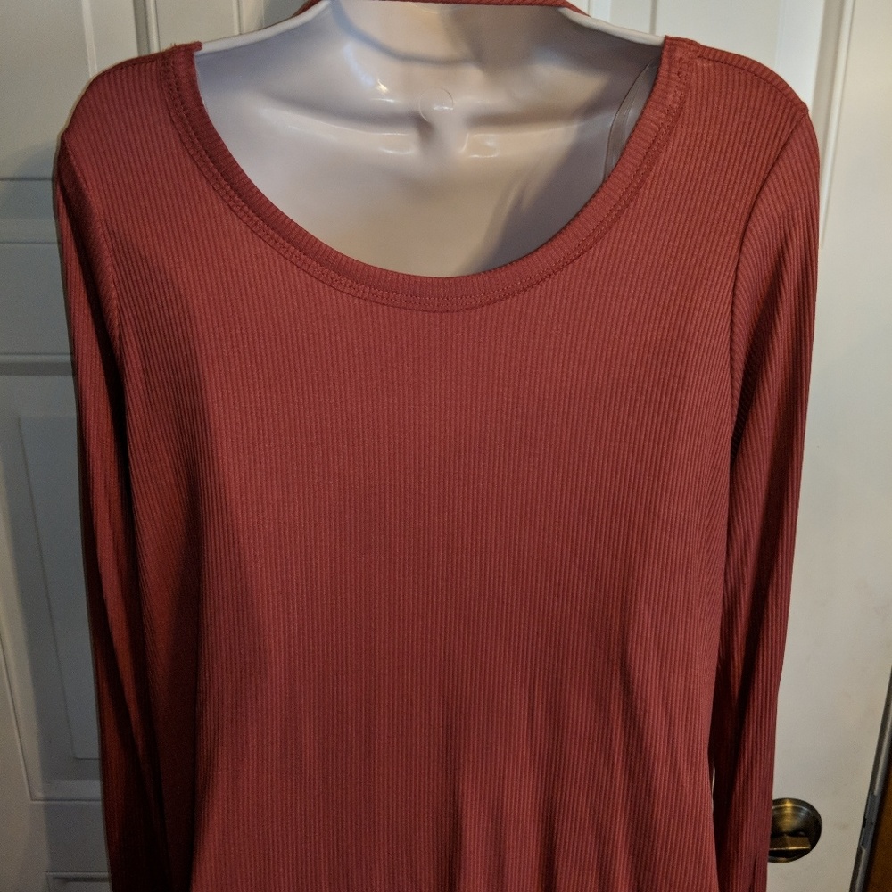 TOP/BLOUSE - Picture 4 of 5